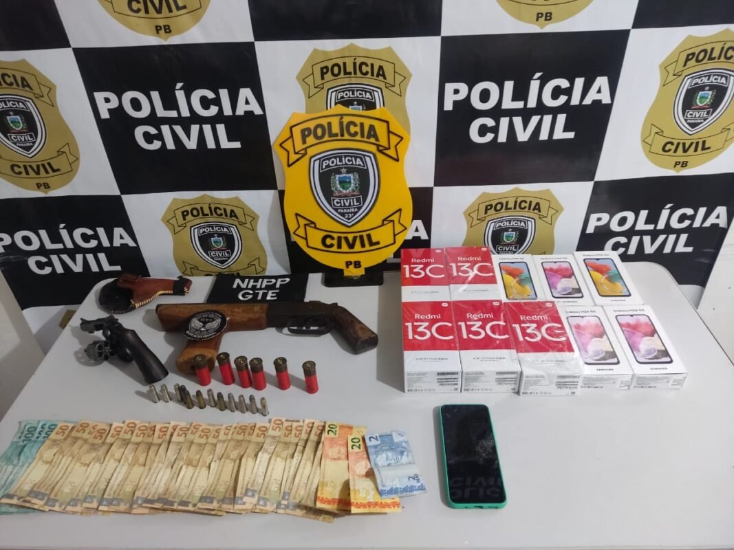 CAPTURADO : Polícia Civil prende homem com armas de fogo, munições e celulares sem nota fiscal em Juazeirinho